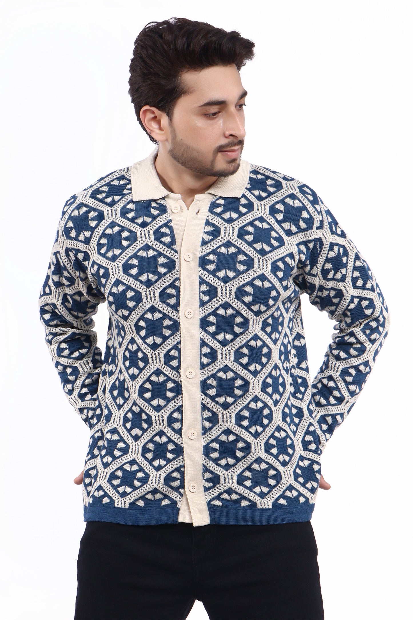 Men’s Geometric Knit Full-Sleeve Polo – Blue & White Pattern