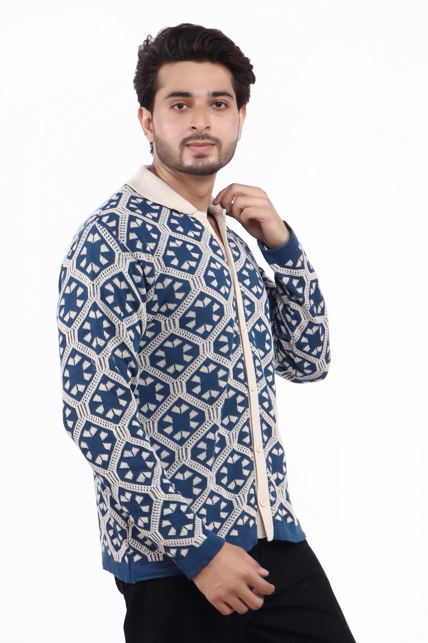 Men’s Geometric Knit Full-Sleeve Polo – Blue & White Pattern