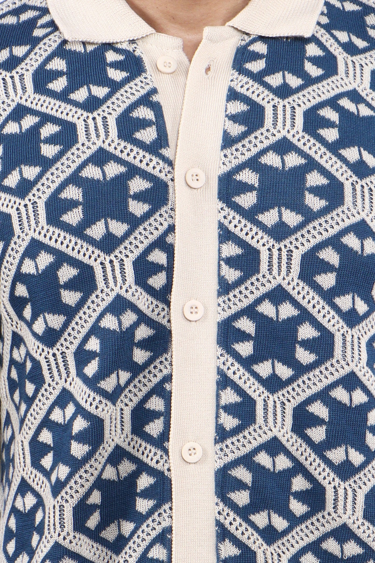 Men’s Geometric Knit Full-Sleeve Polo – Blue & White Pattern